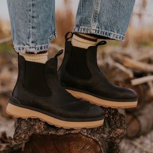 Sorel Hi-Line Chelsea Boots (Black, Elk)